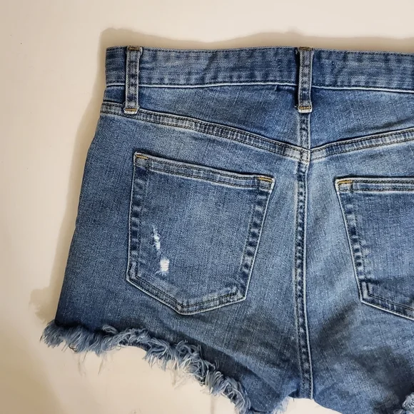 H&M Blue Denim Distressed Frayed Hem Shorts 4 - Picture 7 of 9